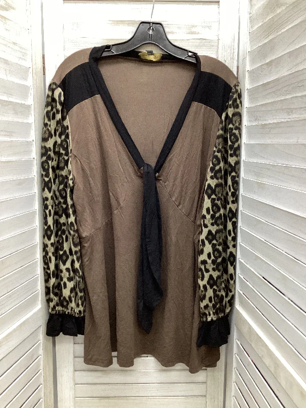 women's tops for those who want to add a touch of sophistication to their casual attireTop Long Sleeve By Suzanne Betro In Animal Print, Size: 1x