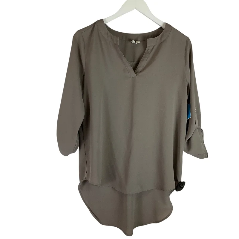 women's tops for those who prefer classic over trendy stylesTop Long Sleeve By Cato In Grey, Size: S