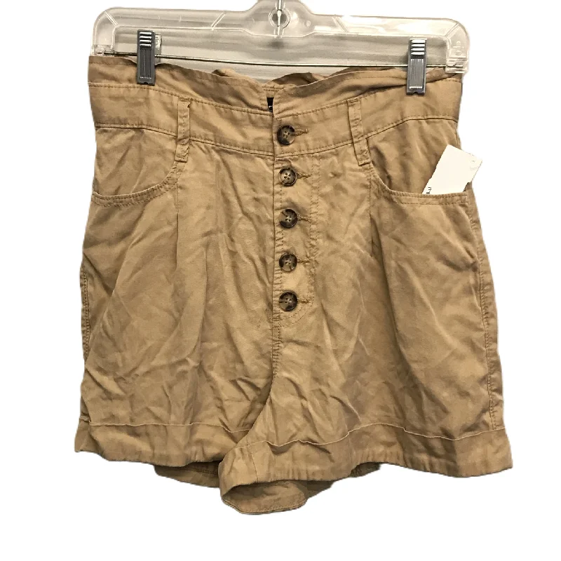 women's convertible shortsBeige Shorts By Express, Size: 4