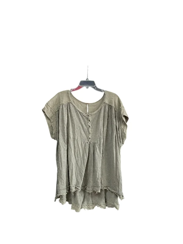 women's tops for maximalist fashion loversTop Short Sleeve By Free People In Green, Size: M