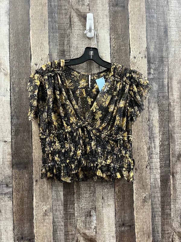 women's tops for those who want to add a bit of flair and personality to their looksTop Short Sleeve By Free People In Multi-colored, Size: Xl